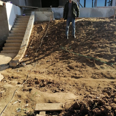 Бетонные дома на уклонных участках, сложности