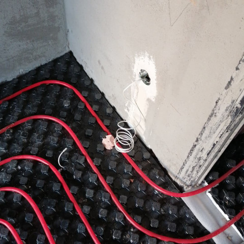 Теплый пол на 4 зоны, автоматика с датчиком рядом с обратной трубой
